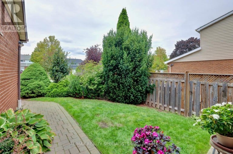 2442 BASSWOOD CRESCENT, Mississauga (Erin Mills), Ontario, L5L1Y1