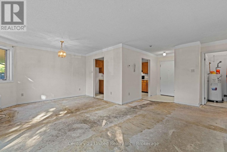 10 - 36 CHAMPLAIN CRESCENT, Peterborough (Northcrest Ward 5), Ontario, K9L1T1