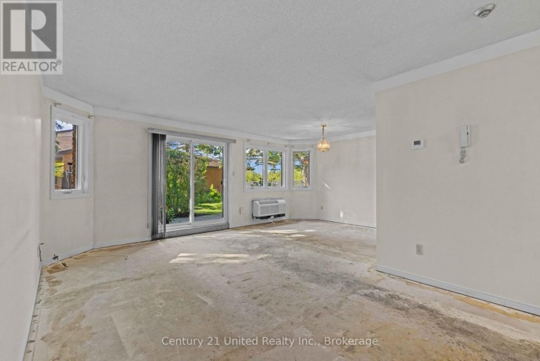 10 - 36 CHAMPLAIN CRESCENT, Peterborough (Northcrest Ward 5), Ontario, K9L1T1
