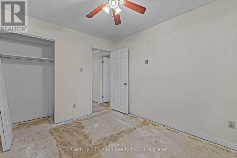 10 - 36 CHAMPLAIN CRESCENT, Peterborough (Northcrest Ward 5), Ontario, K9L1T1