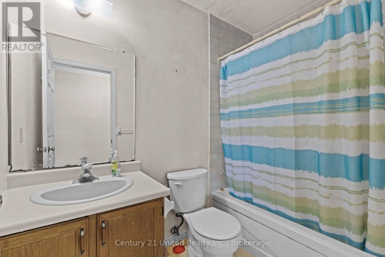 10 - 36 CHAMPLAIN CRESCENT, Peterborough (Northcrest Ward 5), Ontario, K9L1T1