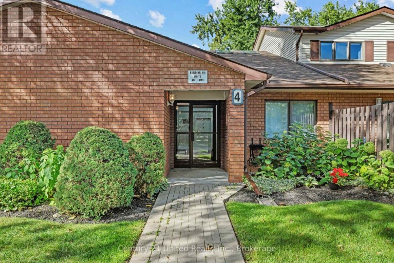 10 - 36 CHAMPLAIN CRESCENT, Peterborough (Northcrest Ward 5), Ontario, K9L1T1