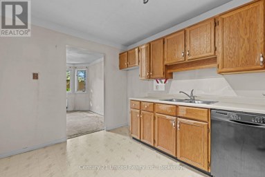 10 - 36 CHAMPLAIN CRESCENT Peterborough (Northcrest Ward 5) Ontario photo 7