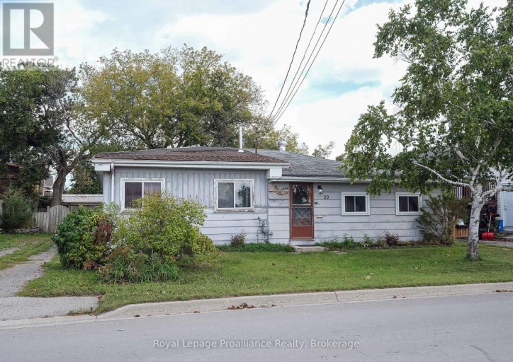 39 CENTRE STREET, Belleville (Belleville Ward), Ontario, K8N4W7