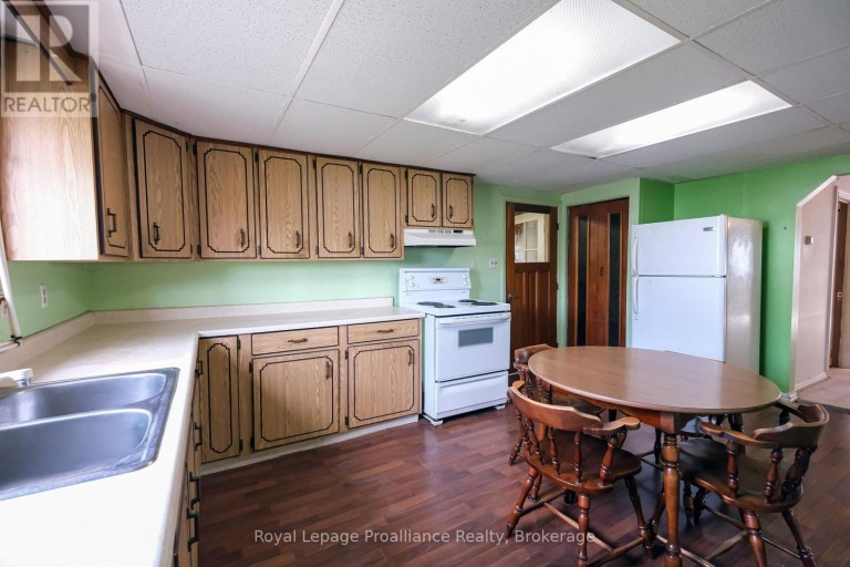 39 CENTRE STREET, Belleville (Belleville Ward), Ontario, K8N4W7