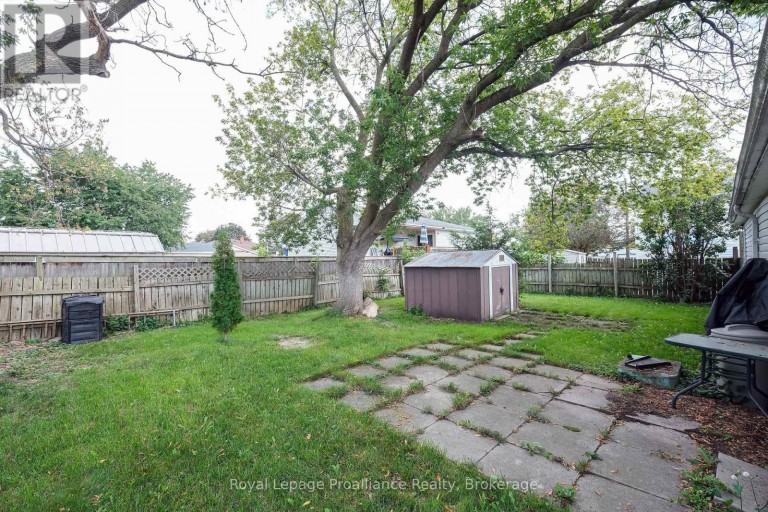 39 CENTRE STREET, Belleville (Belleville Ward), Ontario, K8N4W7