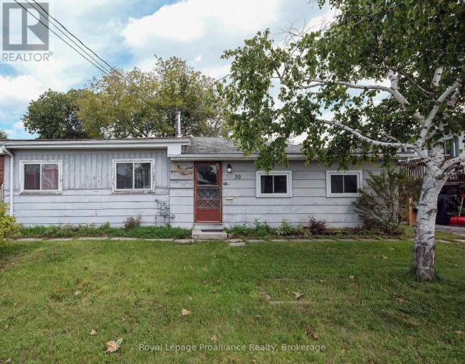 39 CENTRE STREET, Belleville (Belleville Ward), Ontario, K8N4W7