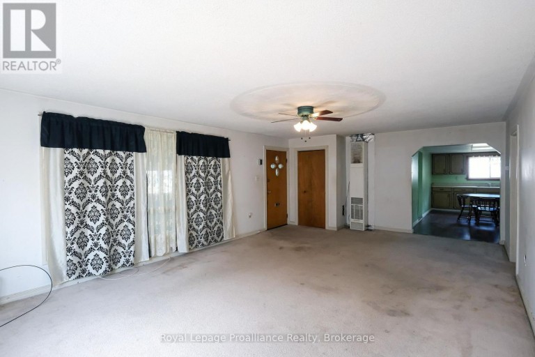 39 CENTRE STREET, Belleville (Belleville Ward), Ontario, K8N4W7