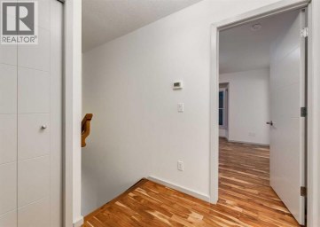 871 Oakside Circle SW Calgary Alberta photo 25