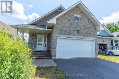 17 WEBB CIRCLE Dysart et al (Dysart) Ontario photo 2