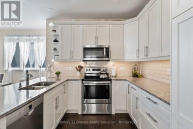 17 WEBB CIRCLE Dysart et al (Dysart) Ontario photo 8