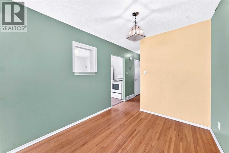 416 & 418 33 Avenue NE, Calgary, Alberta, T2E2J1