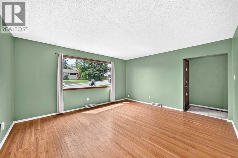 416 & 418 33 Avenue NE, Calgary, Alberta, T2E2J1