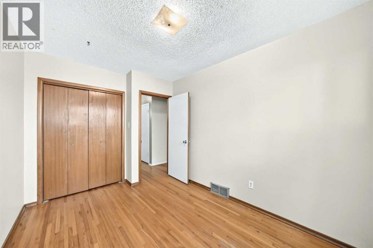 416 & 418 33 Avenue NE, Calgary, Alberta, T2E2J1