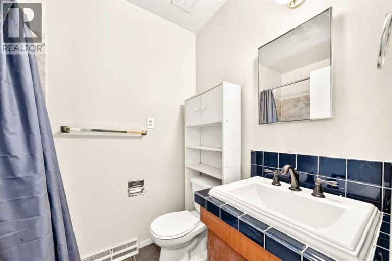 416 & 418 33 Avenue NE, Calgary, Alberta, T2E2J1