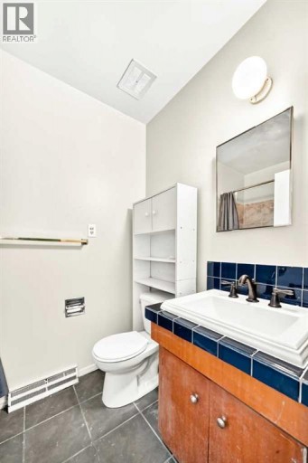 416 & 418 33 Avenue NE, Calgary, Alberta, T2E2J1