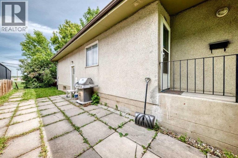 416 & 418 33 Avenue NE, Calgary, Alberta, T2E2J1