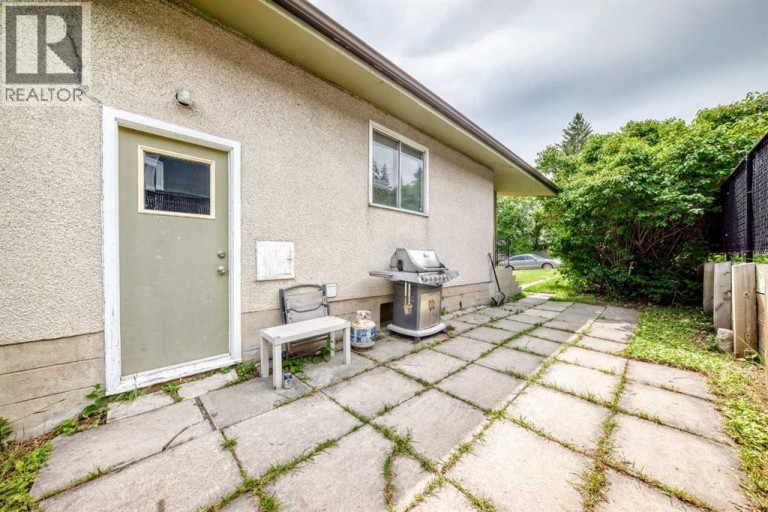 416 & 418 33 Avenue NE, Calgary, Alberta, T2E2J1