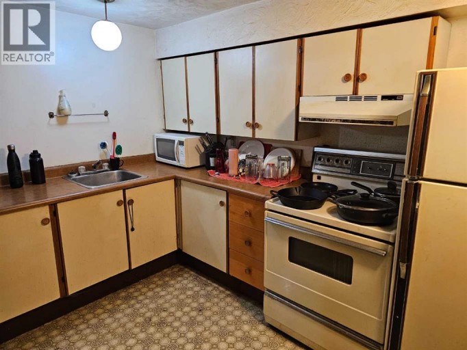 416 & 418 33 Avenue NE, Calgary, Alberta, T2E2J1