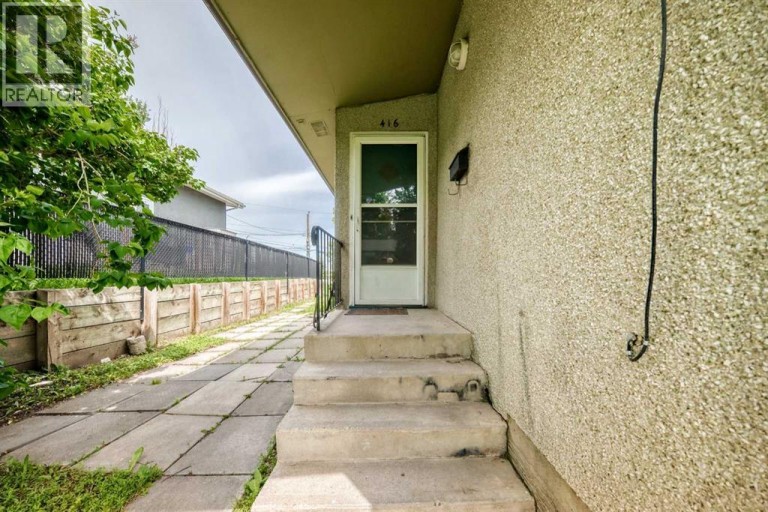 416 & 418 33 Avenue NE, Calgary, Alberta, T2E2J1