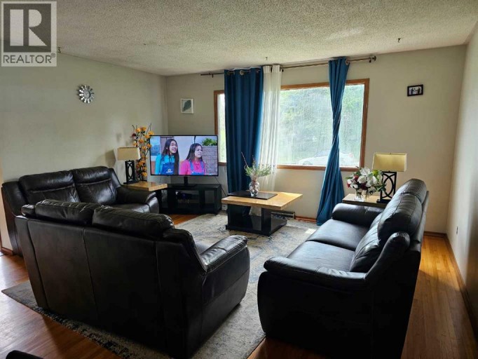 416 & 418 33 Avenue NE, Calgary, Alberta, T2E2J1