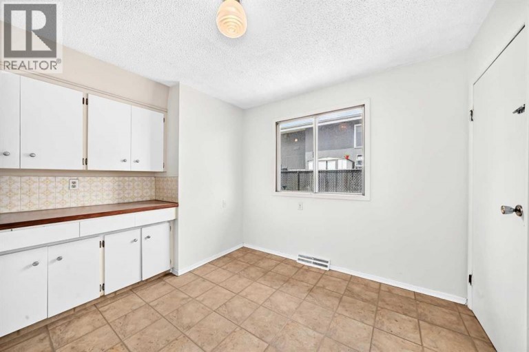 416 & 418 33 Avenue NE, Calgary, Alberta, T2E2J1