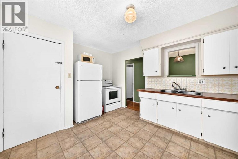 416 & 418 33 Avenue NE, Calgary, Alberta, T2E2J1