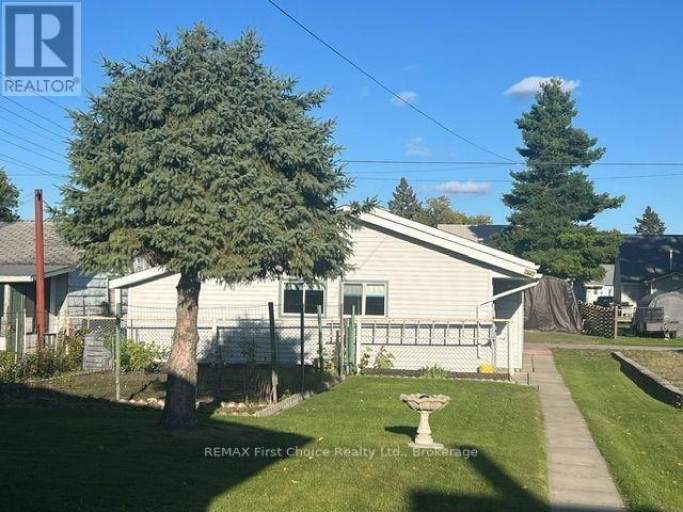 942 CROWE AVENUE, Fort Frances, Ontario, P9A2L9