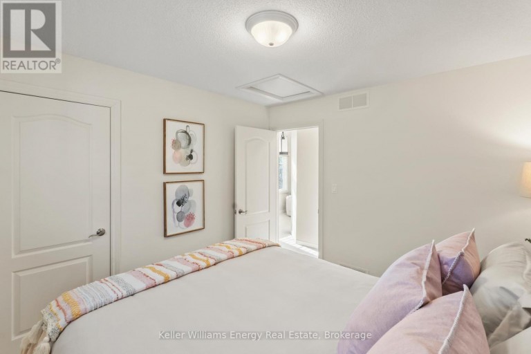 2258 PINDAR CRESCENT, Oshawa (Kedron), Ontario, L1L0C6