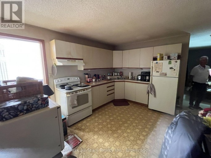 82 KING STREET, Kawartha Lakes (Woodville), Ontario, K0M2T0
