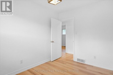19 DALEVIEW AVENUE Peterborough (Monaghan Ward 2) Ontario photo 14