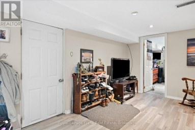 19 DALEVIEW AVENUE Peterborough (Monaghan Ward 2) Ontario photo 16