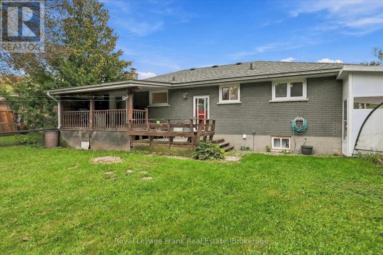 19 DALEVIEW AVENUE, Peterborough (Monaghan Ward 2), Ontario, K9J1L6