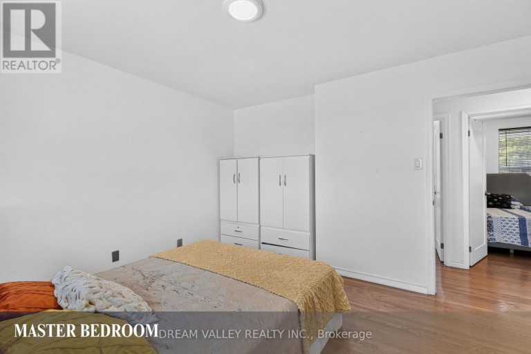 MAIN - 51 SLOLEY ROAD, Toronto (Cliffcrest), Ontario, M1M1C7