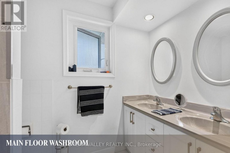 MAIN - 51 SLOLEY ROAD, Toronto (Cliffcrest), Ontario, M1M1C7