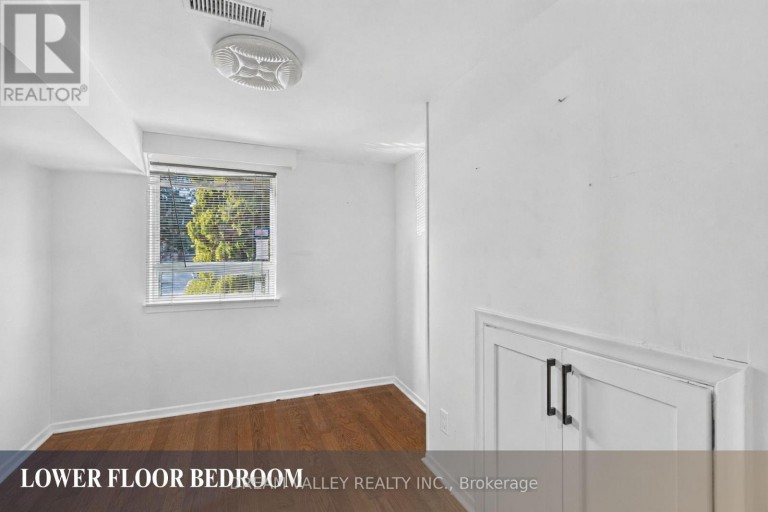 MAIN - 51 SLOLEY ROAD, Toronto (Cliffcrest), Ontario, M1M1C7