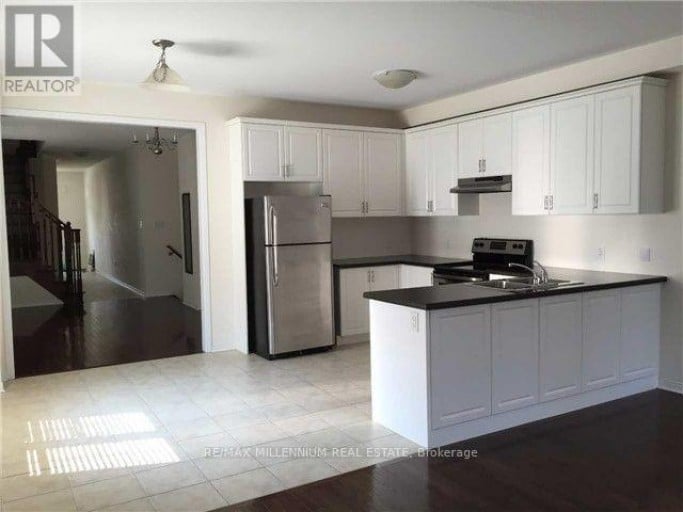 25 SPRUCE PINE CRESCENT, Vaughan (Patterson), Ontario, L6A4T3