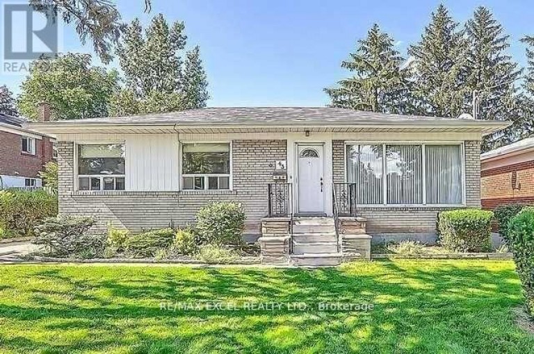 MAIN - 43 BOOTHBAY CRESCENT, Newmarket (Central Newmarket), Ontario, L3Y1Y6