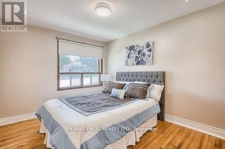 MAIN - 43 BOOTHBAY CRESCENT, Newmarket (Central Newmarket), Ontario, L3Y1Y6