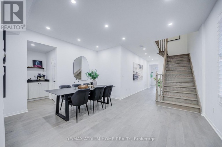 129 HARTNEY DRIVE, Richmond Hill, Ontario, L4S0L1