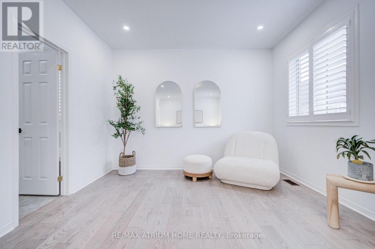 129 HARTNEY DRIVE, Richmond Hill, Ontario, L4S0L1