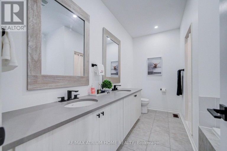 129 HARTNEY DRIVE, Richmond Hill, Ontario, L4S0L1