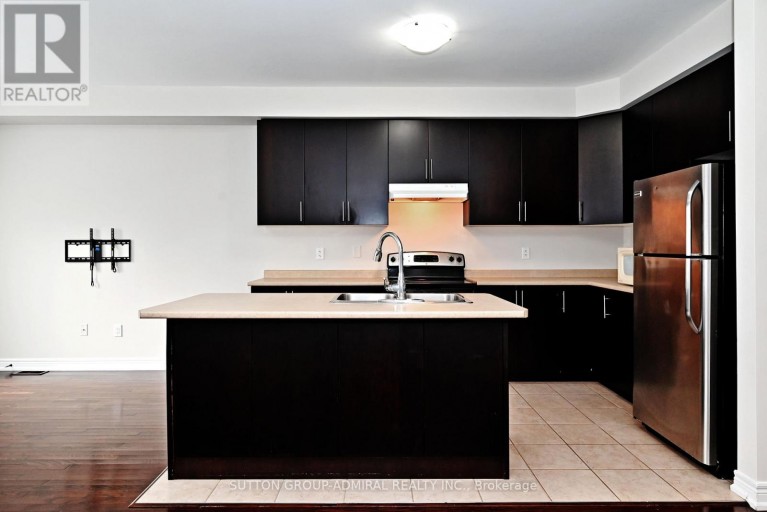 110 SOUTHDOWN AVENUE, Vaughan (Patterson), Ontario, L6A4N3