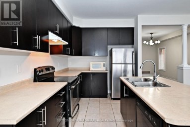 110 SOUTHDOWN AVENUE Vaughan (Patterson) Ontario photo 13
