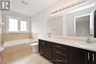 110 SOUTHDOWN AVENUE Vaughan (Patterson) Ontario photo 26