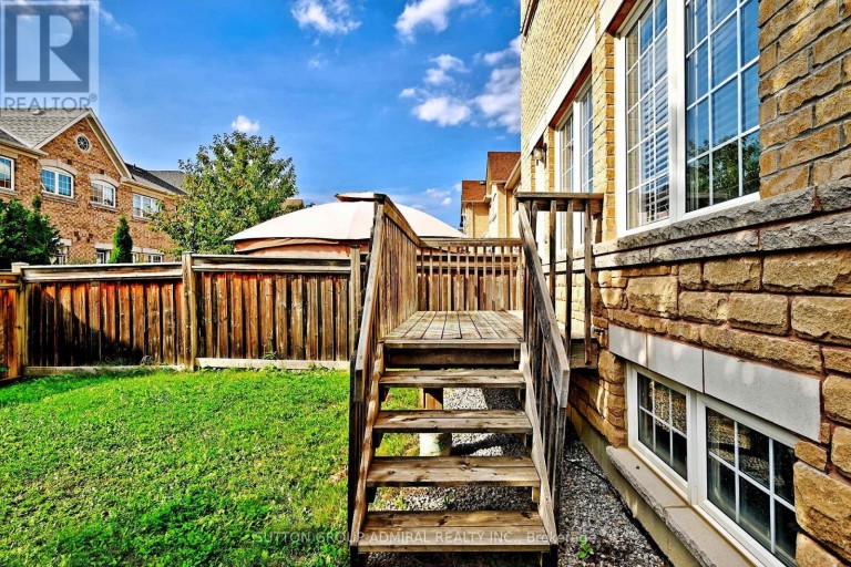 110 SOUTHDOWN AVENUE, Vaughan (Patterson), Ontario, L6A4N3