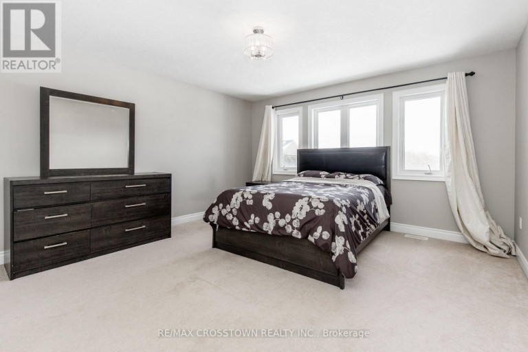 996 BOOTH AVENUE, Innisfil (Alcona), Ontario, L9S0A4