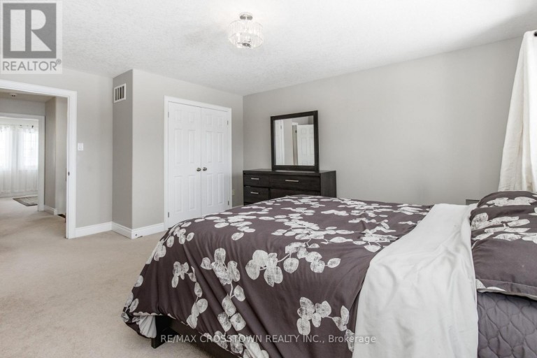 996 BOOTH AVENUE, Innisfil (Alcona), Ontario, L9S0A4