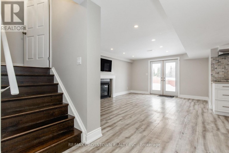 996 BOOTH AVENUE, Innisfil (Alcona), Ontario, L9S0A4