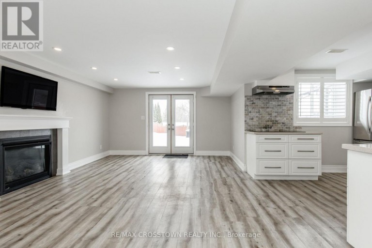 996 BOOTH AVENUE, Innisfil (Alcona), Ontario, L9S0A4